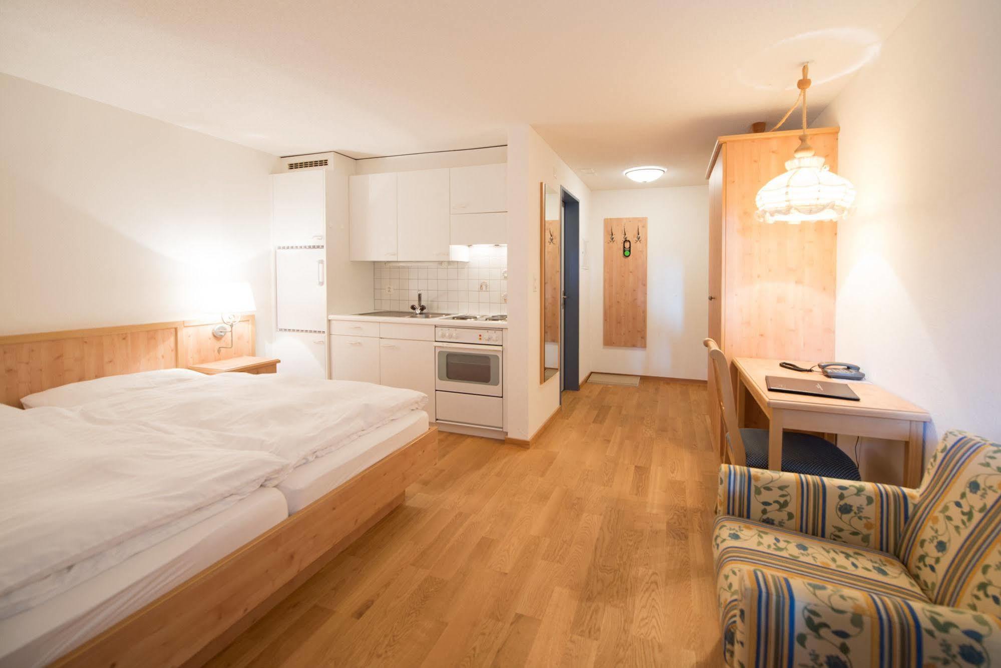Aparthotel Muchetta Wiesen Екстериор снимка